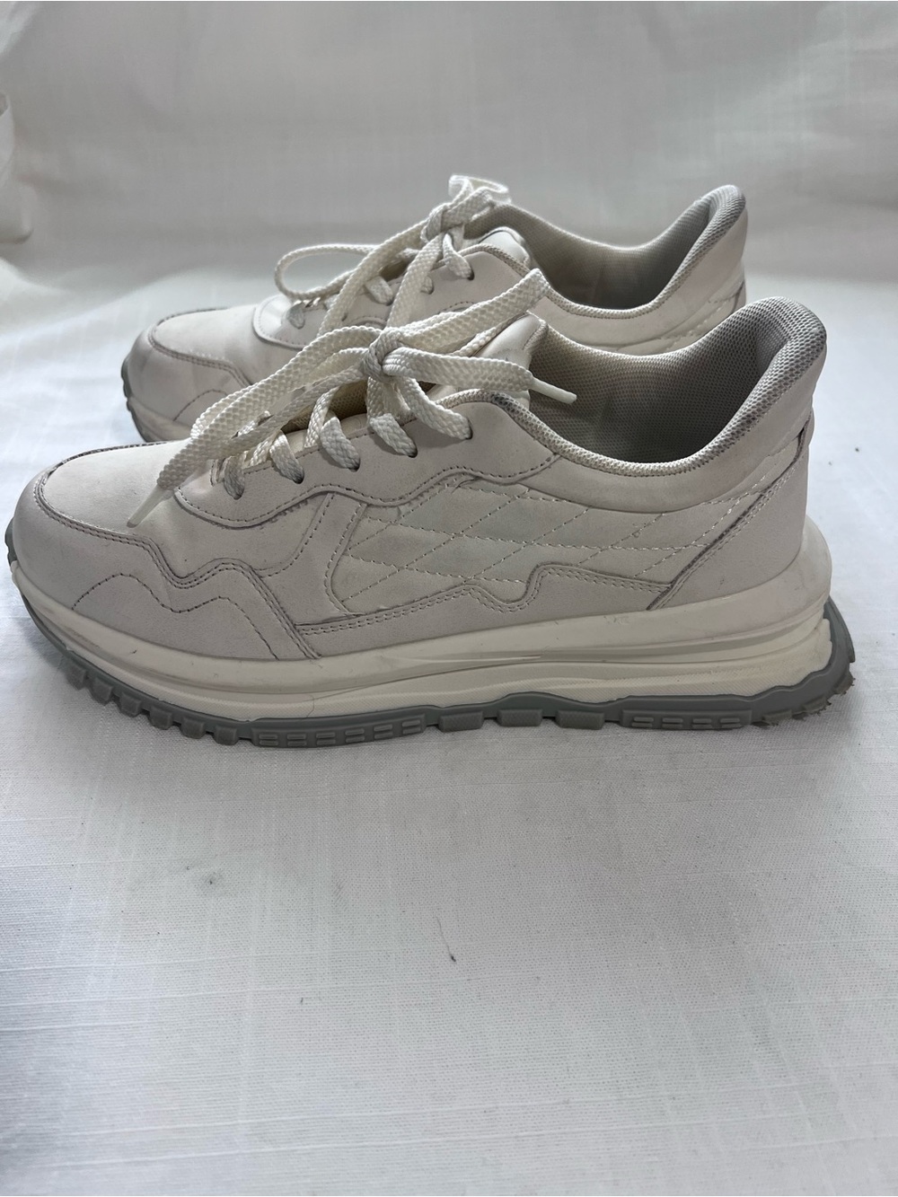 Blowfish Malibu Beige Cream Chunky Sneakers Size 8.5⁠
